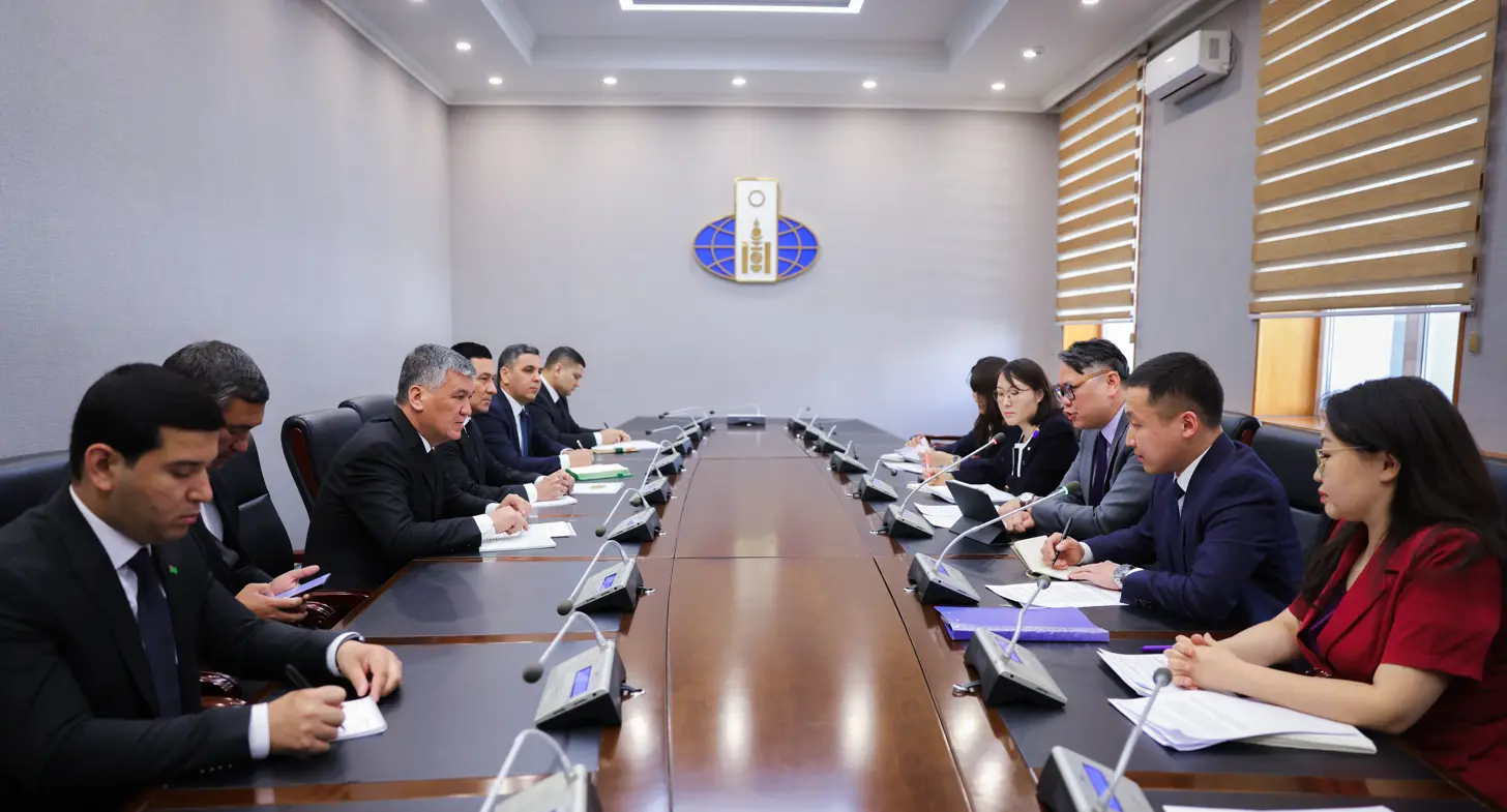 State Secretary L. Munkhtushig meets Deputy Minister of Culture of Turkmenistan N.Shirimov